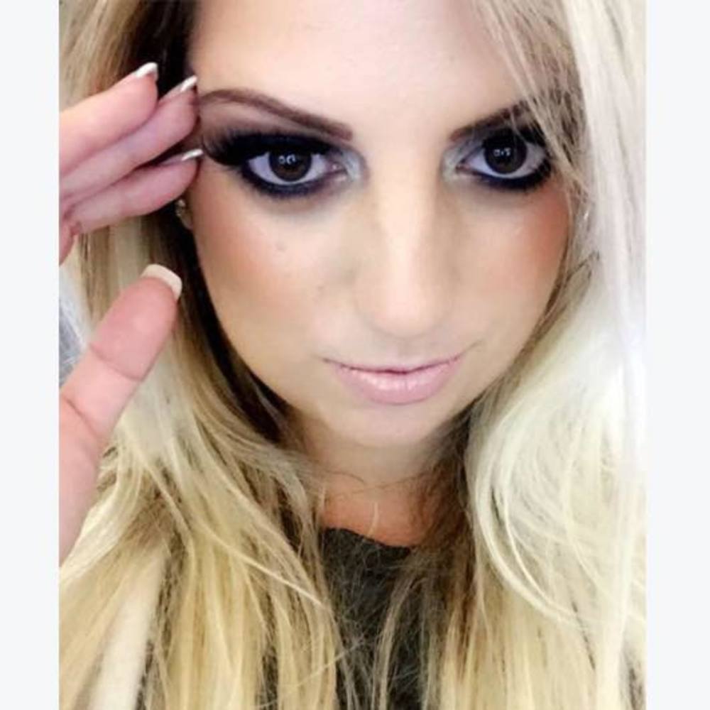 Meet your Posher, Effie